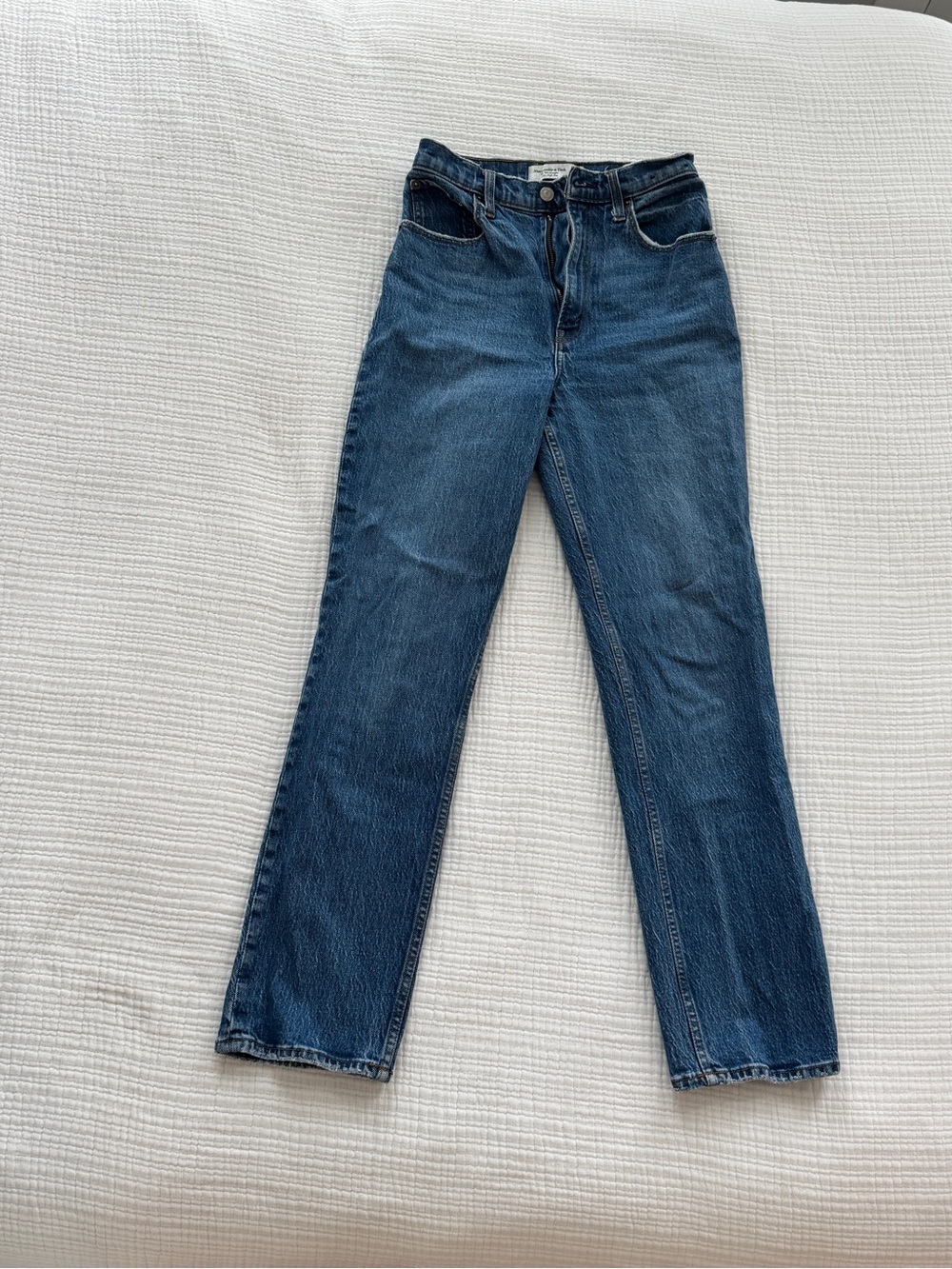 Abercrombie & Fitch The 90’s Straight Ultra High Rise Jean